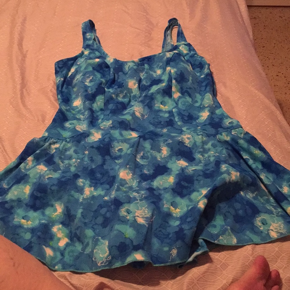 Ladies bathing suit